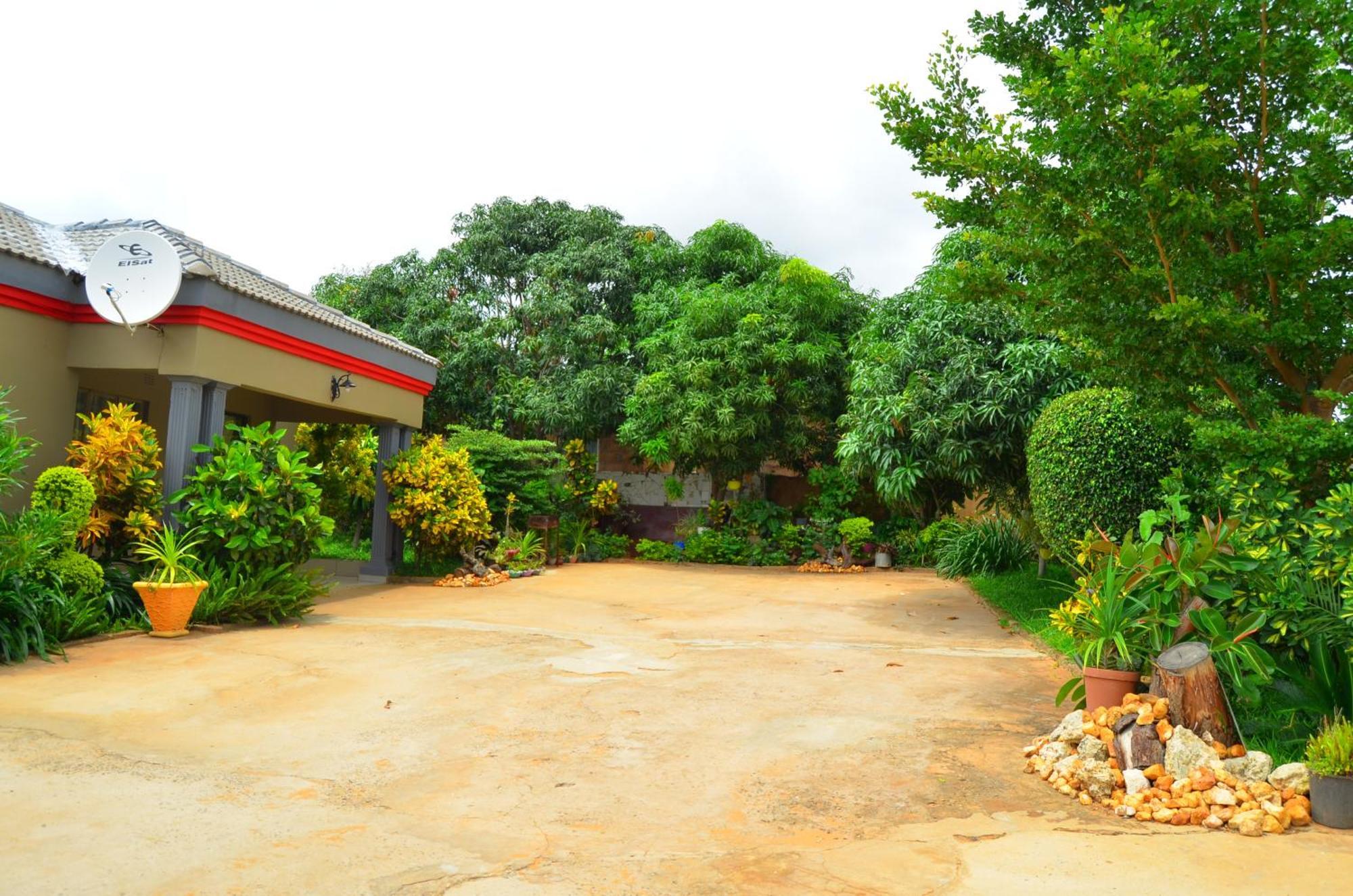 Chobe Kulotu Guest House Kasane Εξωτερικό φωτογραφία